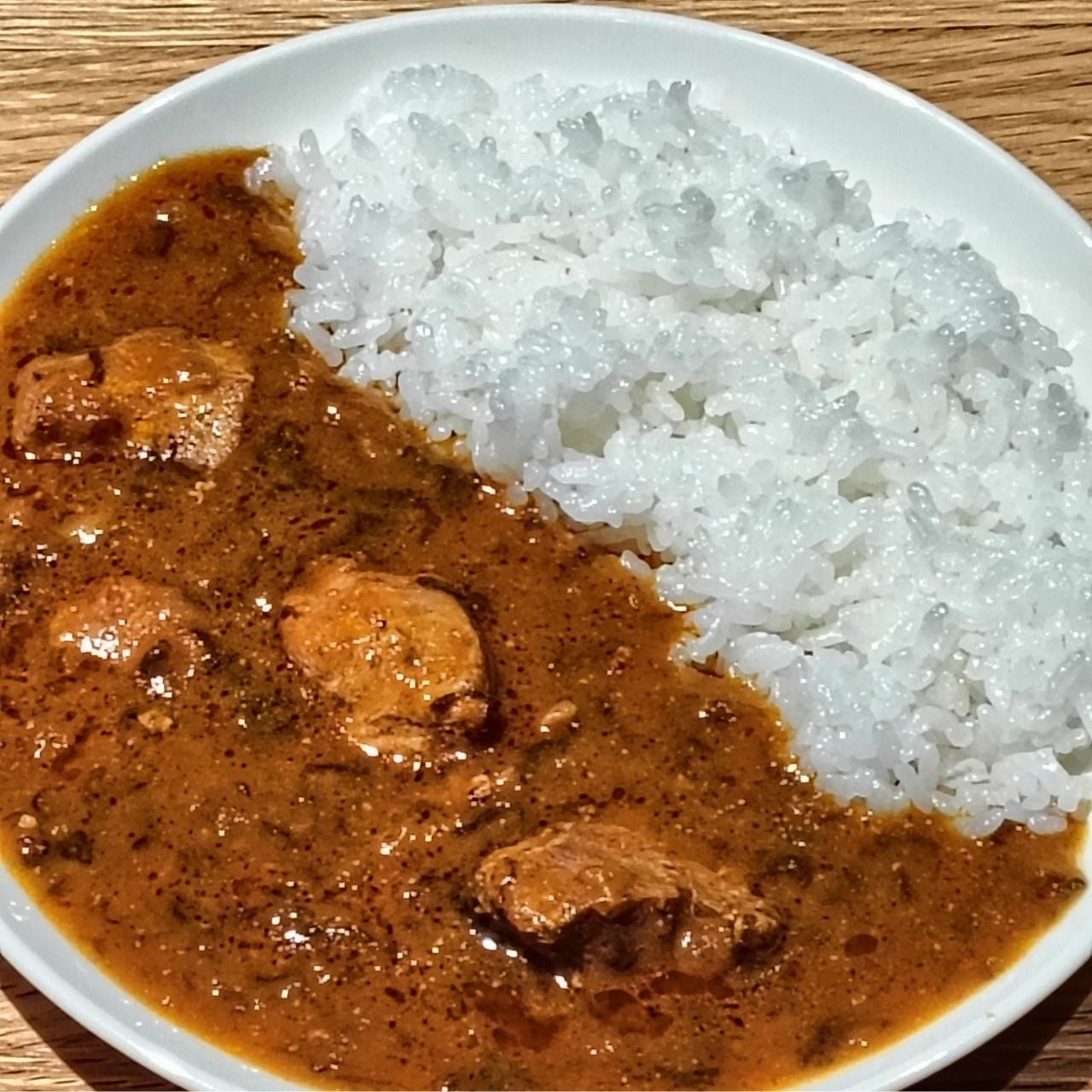【沖縄県うるま市】バターチキンカレー(もずくいり)